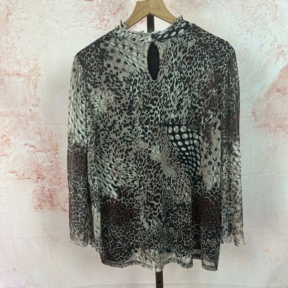 CHICO'S animal print bell sleeve top size XL 3 animal print mesh leopard shirt - Picture 4 of 4